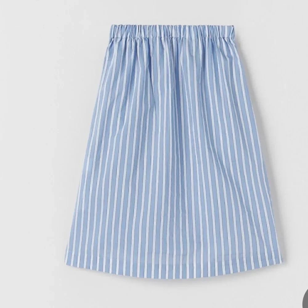 Zara Girls Stripe Blue & White Skirt(Size 9yrs)